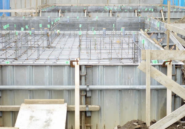 独自の現場管理と仕入れ経路短縮でコストカットを実現