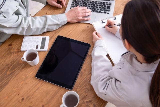 工場の雨漏り修理、信頼できる業者を見極めるチェックポイント