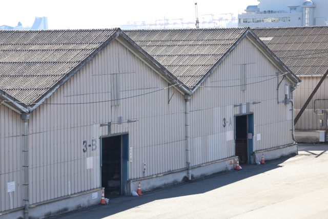 築何年が目安？塗装工事に最適な「季節」と「耐用年数」の正解